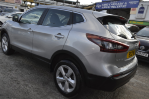2020 Nissan Qashqai 1.3 Dig-T Acenta Premium in Silver — image 4