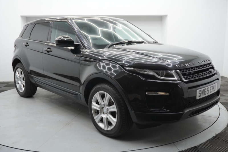 2015 Land Rover Range Rover Evoque 2.0 Td4 Se Tech Auto 4WD Euro 6 (s/s) 5dr in Black — image 1