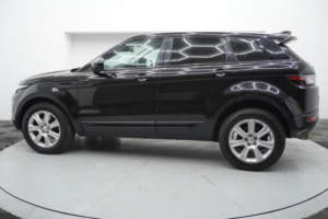 2015 Land Rover Range Rover Evoque 2.0 Td4 Se Tech Auto 4WD Euro 6 (s/s) 5dr in Black — image 3