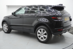 2015 Land Rover Range Rover Evoque 2.0 Td4 Se Tech Auto 4WD Euro 6 (s/s) 5dr in Black — image 4