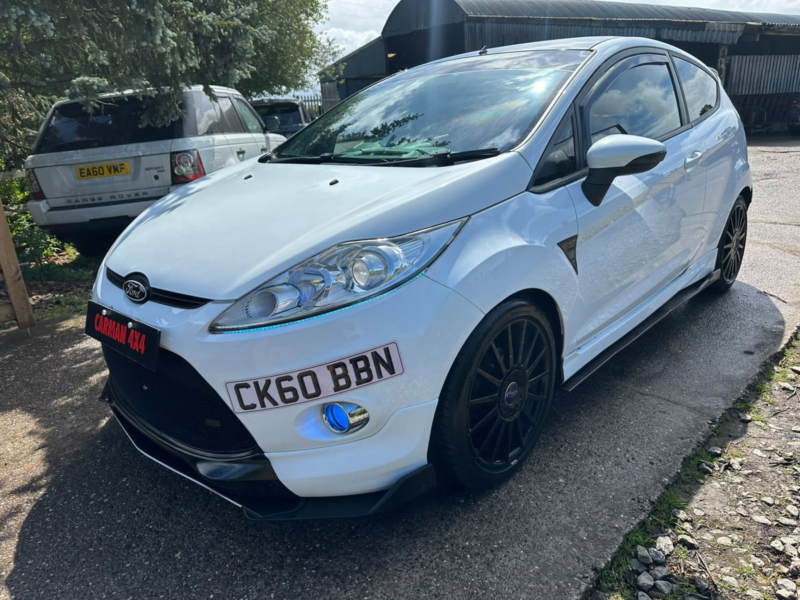 2010 Ford Fiesta 1.6 Td Zetec S 3dr in White — image 1