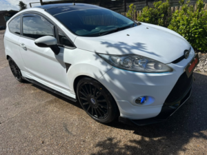 2010 Ford Fiesta 1.6 Td Zetec S 3dr in White — image 4
