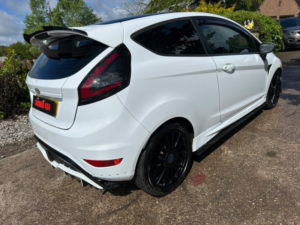 2010 Ford Fiesta 1.6 Td Zetec S 3dr in White — image 5