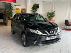 2017 Nissan Qashqai 1.6 Dci Tekna in Black — image 2