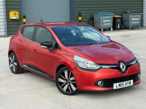 2015 Renault Clio 1.5 Dci Dynamique S Medianav Euro 5 (s/s) 5dr in Red — image 5