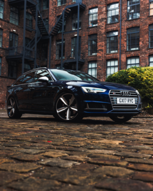 2017 Audi S4 Avant 3.0 Tfsi V6 Estate 5dr Petrol Tiptronic Quattro Euro 6 (s/s) (354 Ps) in Blue — image 2