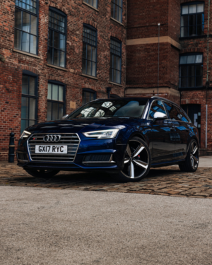 2017 Audi S4 Avant 3.0 Tfsi V6 Estate 5dr Petrol Tiptronic Quattro Euro 6 (s/s) (354 Ps) in Blue — image 3