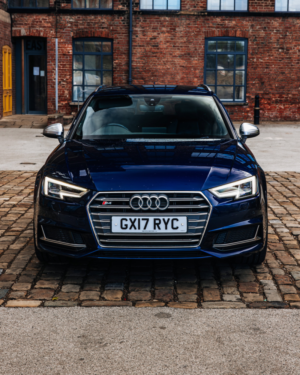 2017 Audi S4 Avant 3.0 Tfsi V6 Estate 5dr Petrol Tiptronic Quattro Euro 6 (s/s) (354 Ps) in Blue — image 4