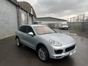 2015 Porsche Cayenne 3.0 Td V6 in Silver — image 3