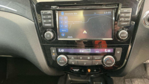 2017 Nissan X-Trail 1.6 Dci Tekna Xtron Euro 6 (s/s) 5dr in Black — image 4