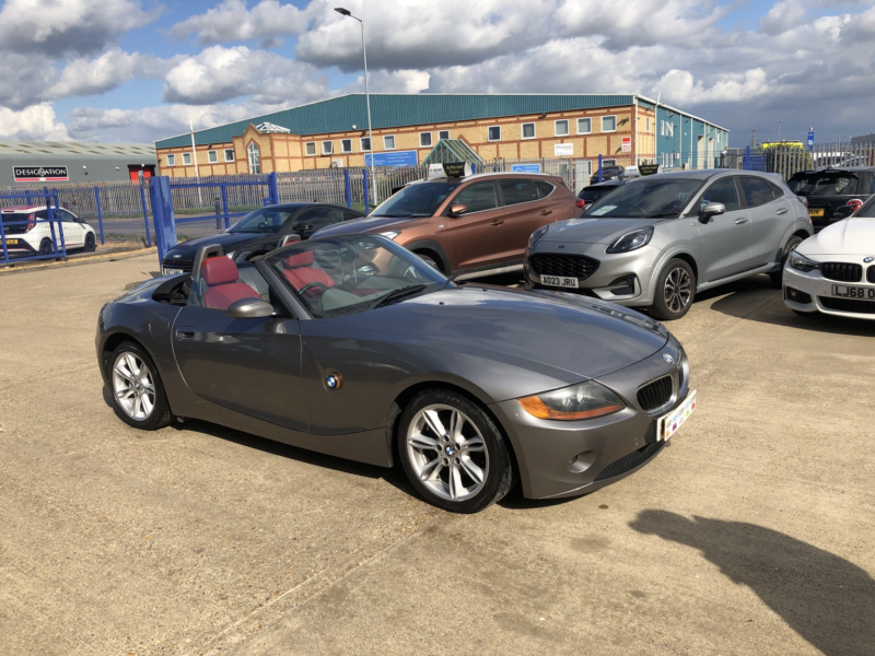 2003 BMW Z4 2.2 Z4 2.2i Se Roadster in Grey — image 1
