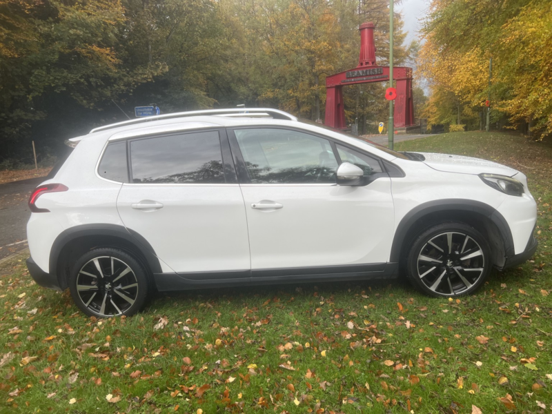 2017 Peugeot 2008 1.2 Puretech Allure in White — image 1