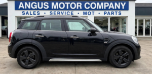 2017 MINI Countryman 2.0 Cooper D SUV 5dr Diesel Manual Euro 6 (s/s) (150 Ps) in Black — image 3
