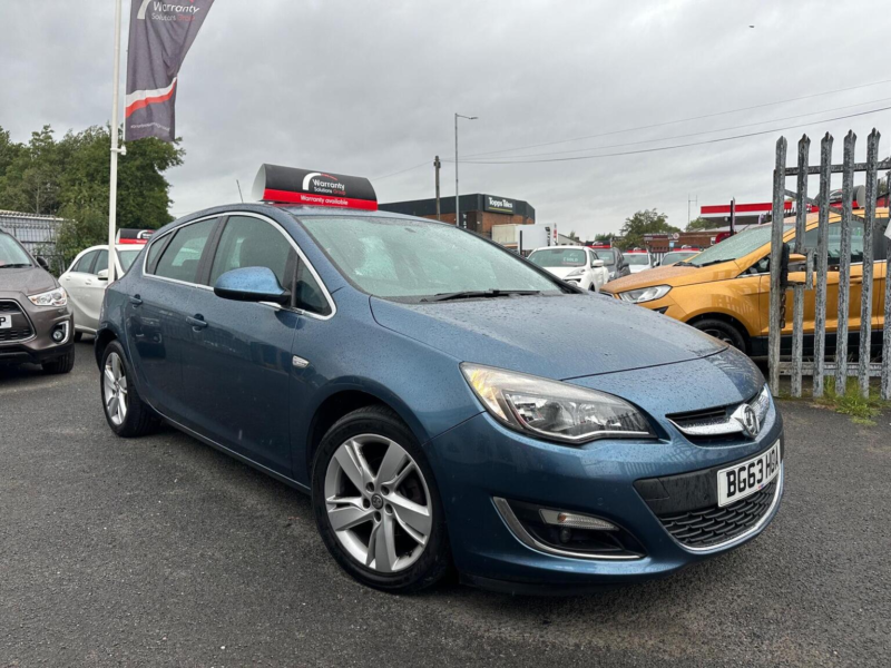 2013 Vauxhall Astra 1.6 16v Sri Auto Euro 5 5dr in Blue — image 1