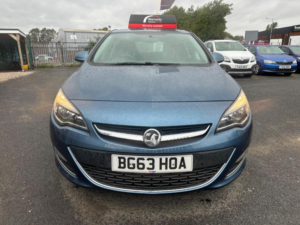 2013 Vauxhall Astra 1.6 16v Sri Auto Euro 5 5dr in Blue — image 2