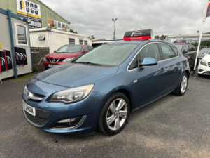2013 Vauxhall Astra 1.6 16v Sri Auto Euro 5 5dr in Blue — image 3