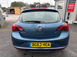 2013 Vauxhall Astra 1.6 16v Sri Auto Euro 5 5dr in Blue — image 6