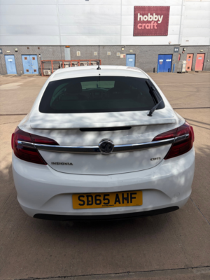 2015 Vauxhall Insignia 1.6 Cdti Ecoflex Sri Hatchback 5dr Diesel Manual Euro 6 (s/s) (136 Ps) in White — image 4