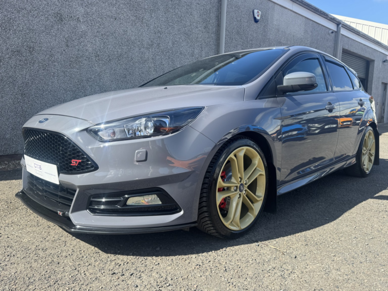 2018 Ford Focus 2.0 Tdci St-3 in Grey — image 1