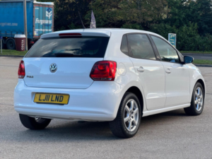 2011 Volkswagen Polo 1.2 Moda Euro 5 5dr in White — image 4
