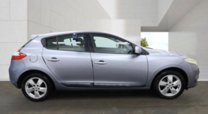 2009 Renault Megane 1.5 Dci Dynamique Euro 4 5dr in Blue — image 5