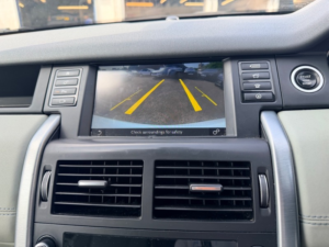 2017 Land Rover Discovery Sport Td4 Se Tech in White — image 6