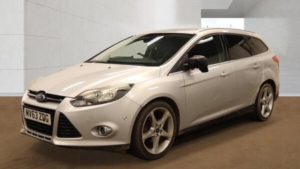 2013 Ford Focus 1.6 Tdci Titanium Navigator Euro 5 (s/s) 5dr in Silver — image 2