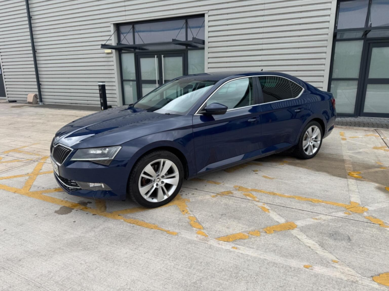 2017 Skoda Superb 2.0 Tdi Se L Executive 4WD Euro 6 (s/s) 5dr in Blue — image 1