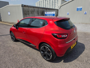 2017 Renault Clio 1.5 Dci Dynamique S Nav Euro 6 (s/s) 5dr in Red — image 4