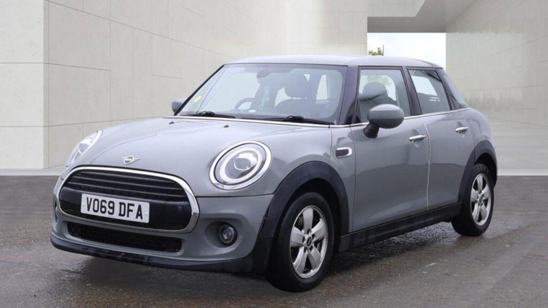 2019 MINI Hatch 1.5 Cooper Classic Euro 6 (s/s) 5dr in Grey — image 1