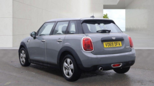 2019 MINI Hatch 1.5 Cooper Classic Euro 6 (s/s) 5dr in Grey — image 2