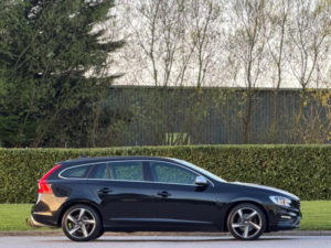 2016 Volvo V60 2.0 D3 R-Design Nav Euro 6 (s/s) 5dr in Black — image 2