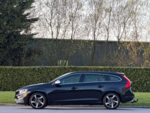 2016 Volvo V60 2.0 D3 R-Design Nav Euro 6 (s/s) 5dr in Black — image 4