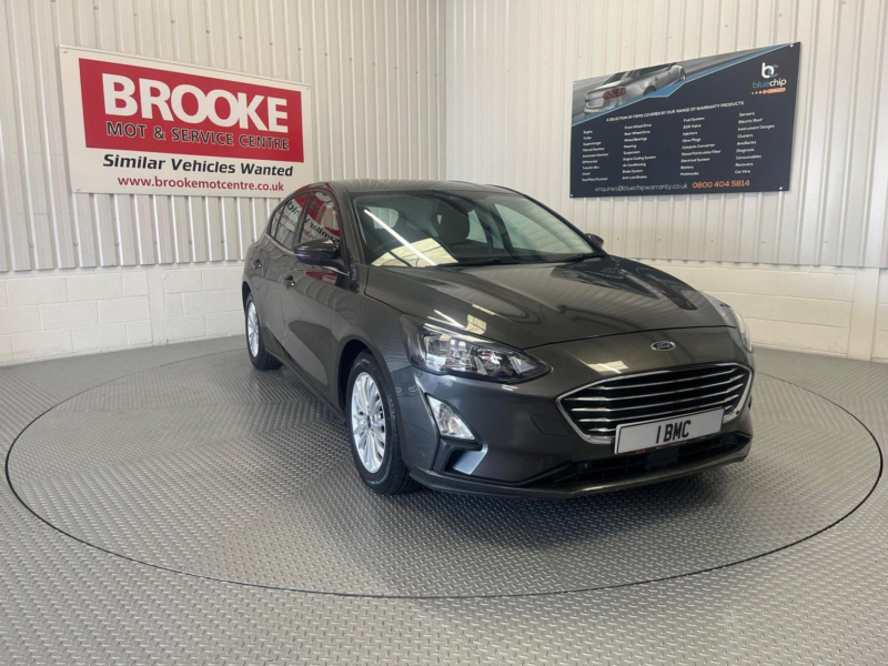 2020 Ford Focus 1.0t Ecoboost Titanium Auto Euro 6 (s/s) 5dr in Grey — image 1