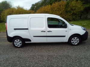 2021 Renault Kangoo Maxi Ll21 E-Tech Business Maxi Lwb Auto in White — image 4