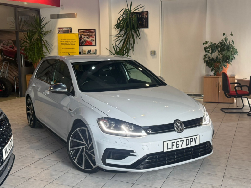 2017 Volkswagen Golf 2.0 Tsi Bluemotion Tech R in Silver — image 1