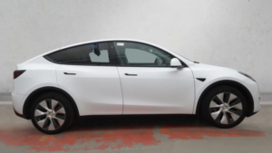 2022 Tesla Model Y (dual Motor) Long Range SUV 5dr Electric Auto 4wde (384 Bhp) in White — image 5