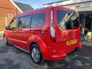 2021 Ford Grand Tourneo Connect 1.5 Tourneo Connect Titanium Grand Tourneo 1.5l Ecoblue 120ps Fwd 8 Speed Automatic in Red — image 5