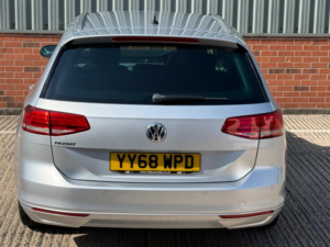 2019 Volkswagen Passat 2.0 Tdi Se Business Euro 6 (s/s) 5dr in Silver — image 3