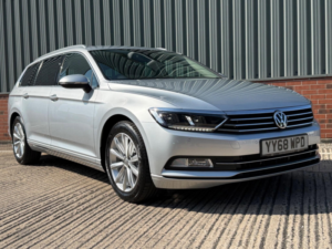 2019 Volkswagen Passat 2.0 Tdi Se Business Euro 6 (s/s) 5dr in Silver — image 5