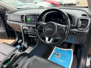 2016 Kia Sportage 1.7 Crdi 4 Euro 6 (s/s) 5dr in Black — image 3