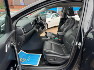 2016 Kia Sportage 1.7 Crdi 4 Euro 6 (s/s) 5dr in Black — image 4