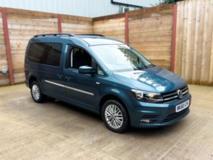 2019 Volkswagen Caddy Maxi Life 4 SEAT Auto Wheelchair Accessible Disabled Access Vehicle Wav in Green — image 3