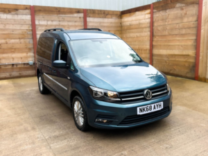 2019 Volkswagen Caddy Maxi Life 4 SEAT Auto Wheelchair Accessible Disabled Access Vehicle Wav in Green — image 4