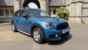 2018 MINI Countryman 1.5 Cooper Classic Steptronic Euro 6 (s/s) 5dr in Blue — image 4