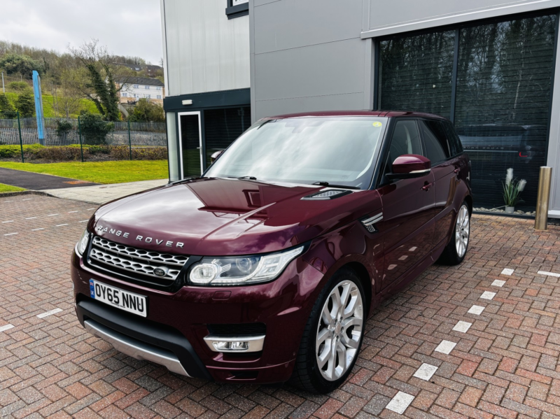 2015 Land Rover Range Rover Sport 3.0 Sd V6 Hse in Red — image 1