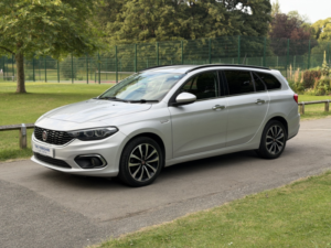 2017 Fiat Tipo 1.6 Tipo Station Wagon 1.6 Multijet 120hp Lounge in Grey — image 5