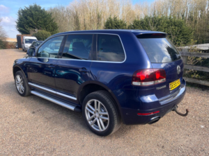 2009 Volkswagen Touareg 2.5 Tdi Dpf Altitude 5dr in Blue — image 5