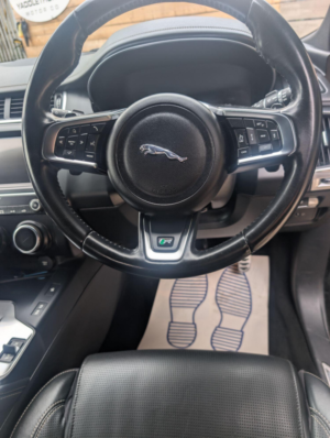 2019 Jaguar E-Pace 2.0 D180 R-Dynamic Hse in Grey — image 3