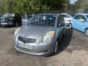 2008 Toyota Yaris 1.3 Vvt-I Tr in Silver — image 3
